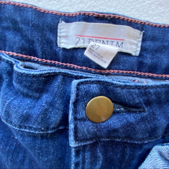 Mid Rise Denim Shorts - Picture 4 of 5